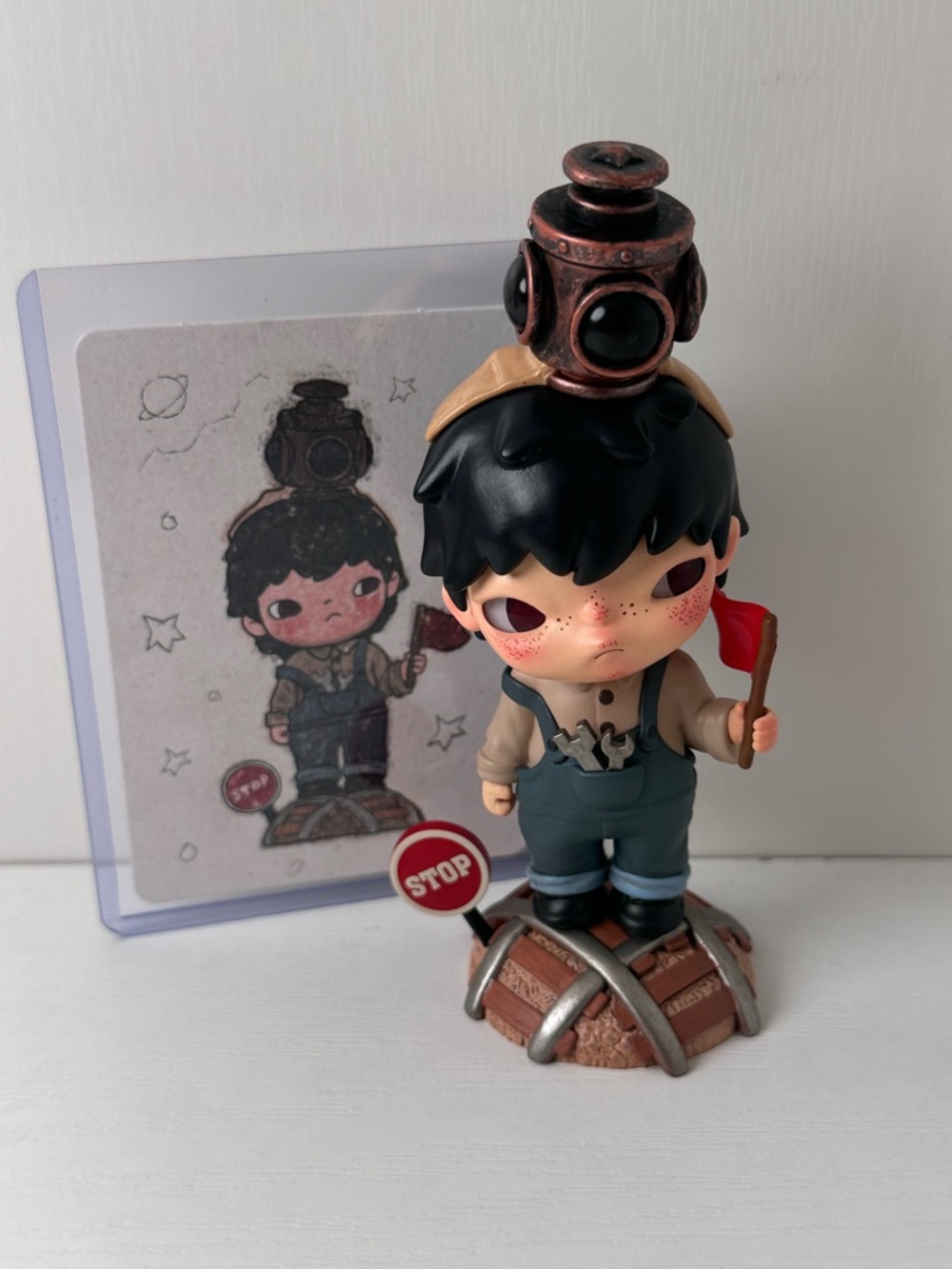 Hirono Le Petit Prince “The Switchman” Figure